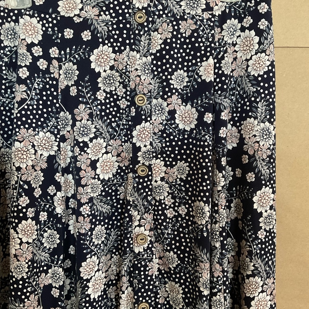 SJS maxi skirt. Navy blue floral. Size M - Picture 3 of 8